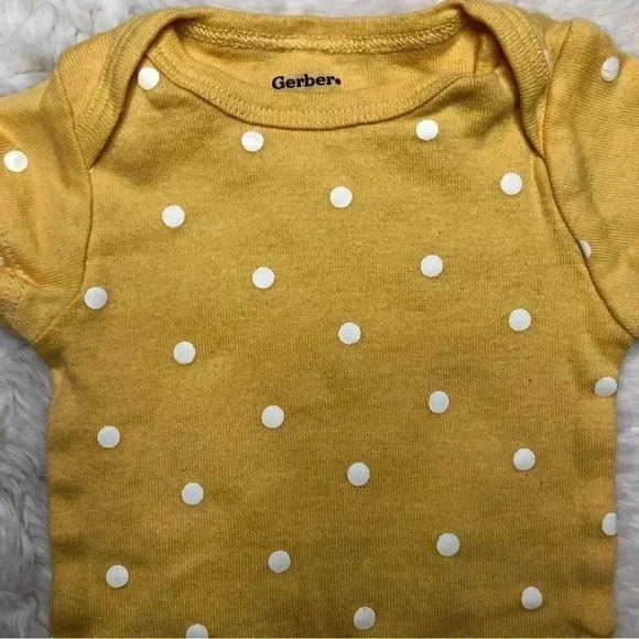 Gerber Onesie Diaper Shirt Yellow / White Polka Dots  Size Newborn - Picture 6 of 16
